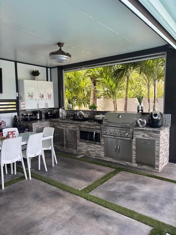 12219 SW 249th St, Homestead, FL 33032