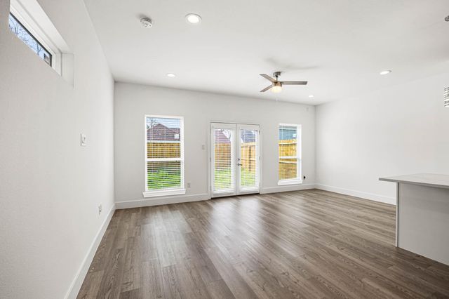 4512 Noble Street, Houston, TX 77020