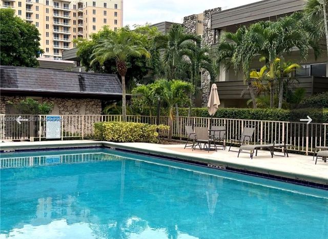 8315 SW 72nd Avenue 104B, Miami, FL 33143