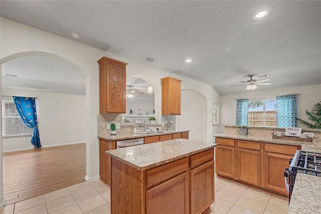 6097 Well Brook Lane, League City, TX 77573