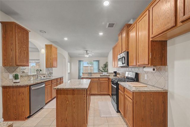6097 Well Brook Lane, League City, TX 77573
