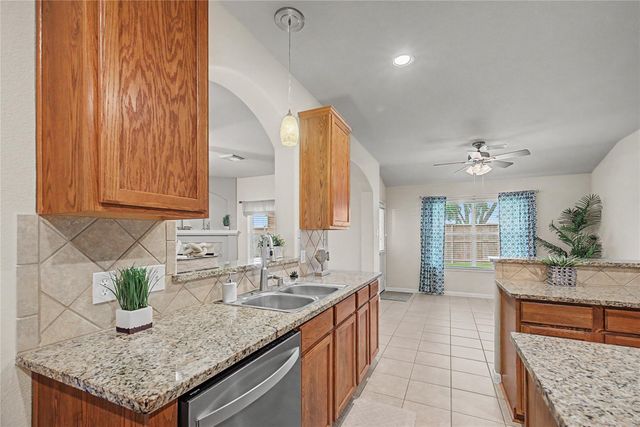 6097 Well Brook Lane, League City, TX 77573