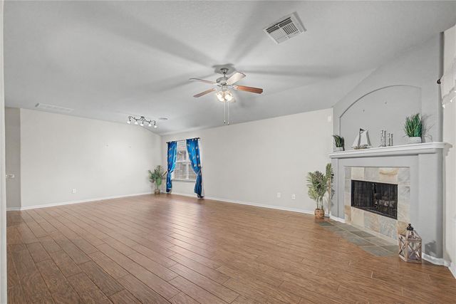 6097 Well Brook Lane, League City, TX 77573