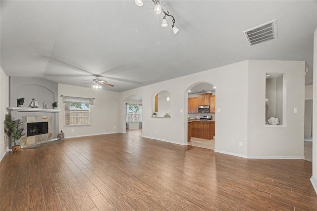 6097 Well Brook Lane, League City, TX 77573