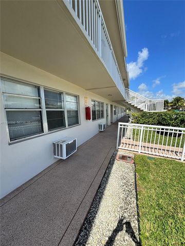 18 Hastings B 18, West Palm Beach, FL 33417