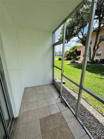 18 Hastings B 18, West Palm Beach, FL 33417