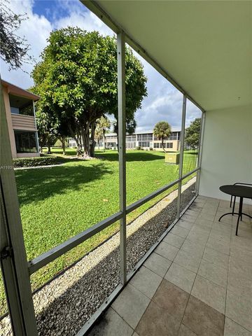 18 Hastings B 18, West Palm Beach, FL 33417