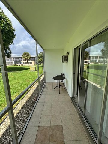 18 Hastings B 18, West Palm Beach, FL 33417