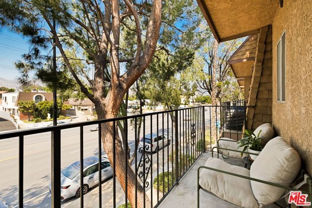 1906 W Victory Boulevard 9, Burbank, CA 91506