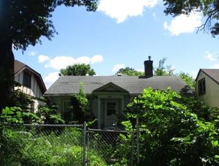 2650 James Avenue N, Minneapolis, MN 55411