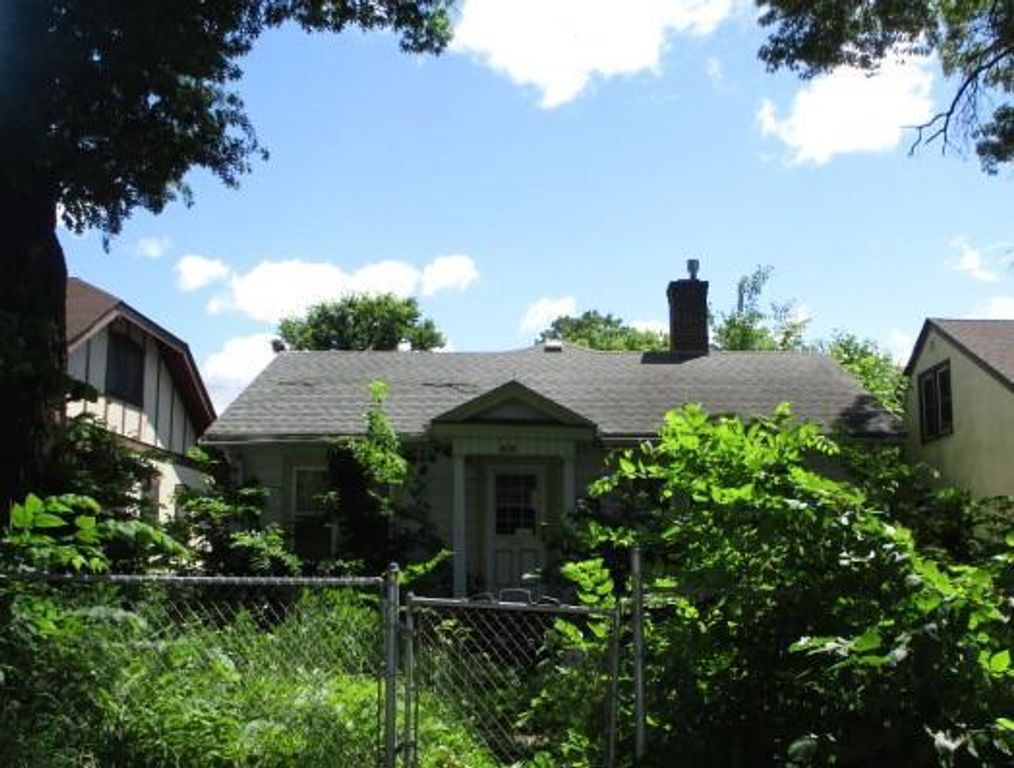 2650 James Avenue N, Minneapolis, MN 55411