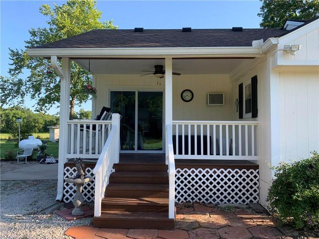 8005 S Buckner Tarsney Road, Oak Grove, MO 64075