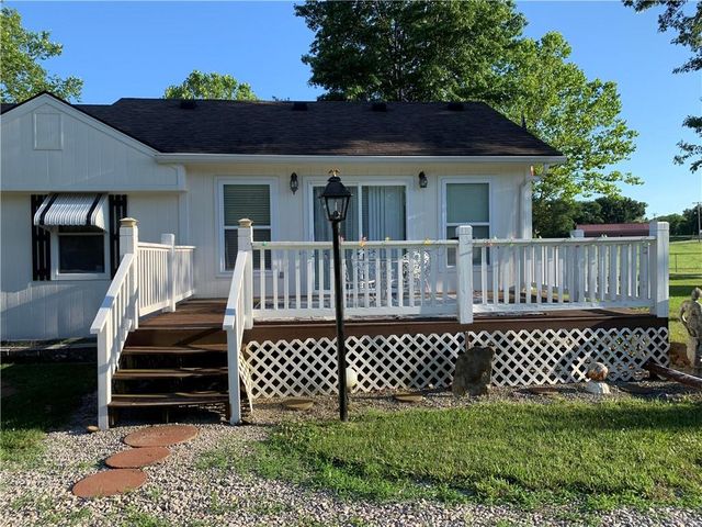 8005 S Buckner Tarsney Road, Oak Grove, MO 64075