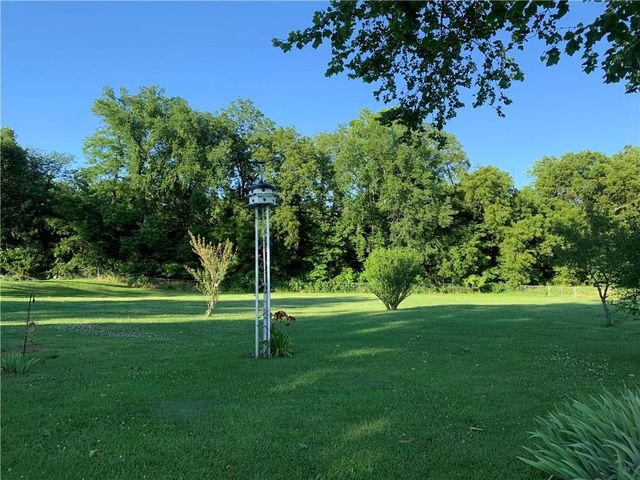 8005 S Buckner Tarsney Road, Oak Grove, MO 64075