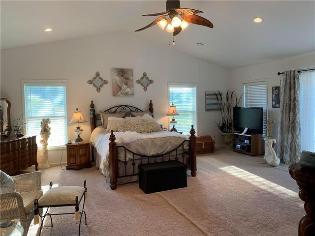 8005 S Buckner Tarsney Road, Oak Grove, MO 64075