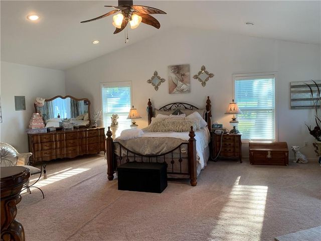 8005 S Buckner Tarsney Road, Oak Grove, MO 64075