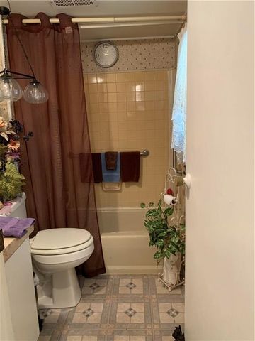 8005 S Buckner Tarsney Road, Oak Grove, MO 64075