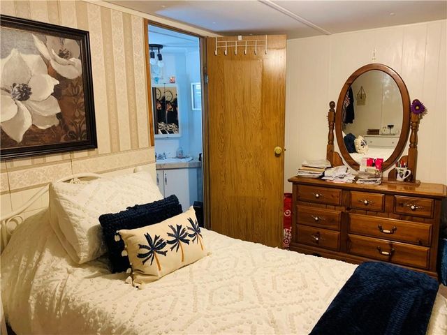 8005 S Buckner Tarsney Road, Oak Grove, MO 64075