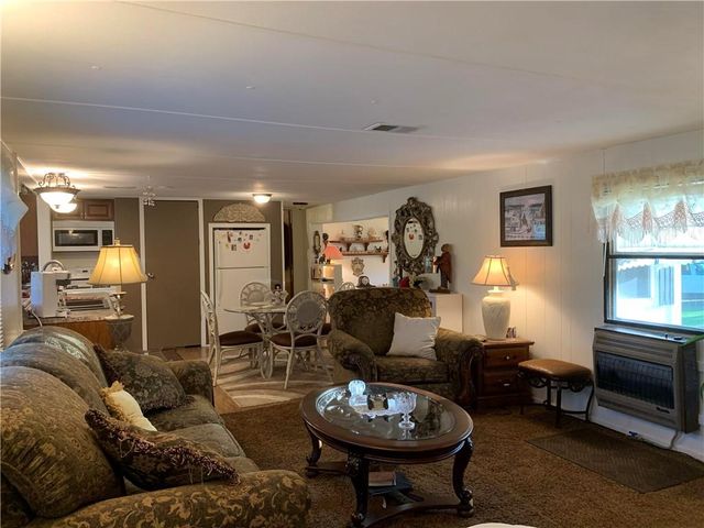 8005 S Buckner Tarsney Road, Oak Grove, MO 64075