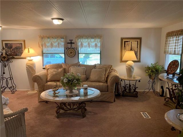 8005 S Buckner Tarsney Road, Oak Grove, MO 64075