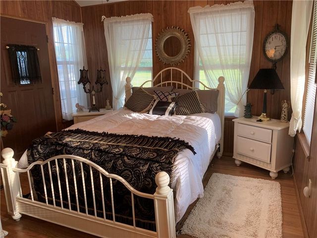 8005 S Buckner Tarsney Road, Oak Grove, MO 64075