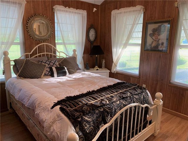 8005 S Buckner Tarsney Road, Oak Grove, MO 64075