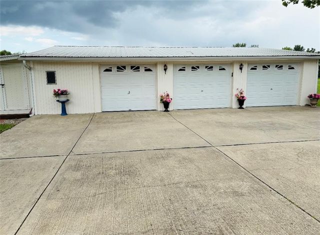 8005 S Buckner Tarsney Road, Oak Grove, MO 64075