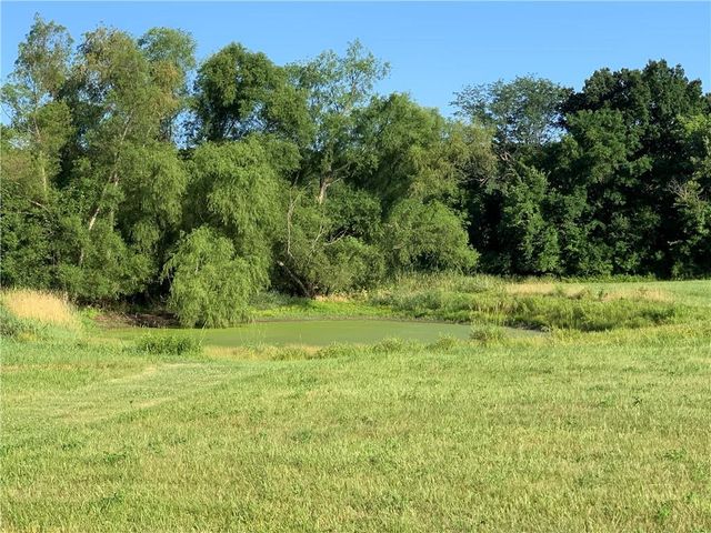 8005 S Buckner Tarsney Road, Oak Grove, MO 64075