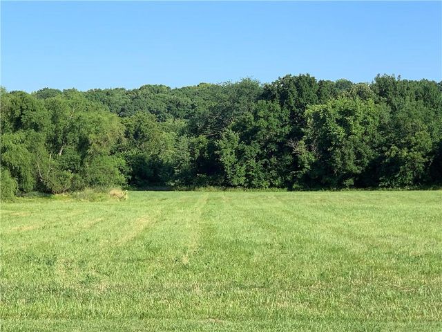 8005 S Buckner Tarsney Road, Oak Grove, MO 64075