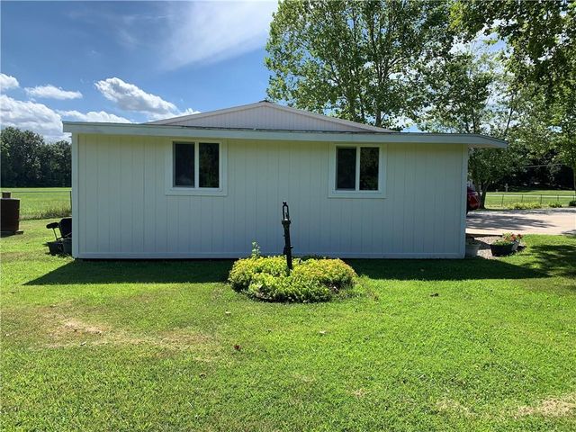 8005 S Buckner Tarsney Road, Oak Grove, MO 64075