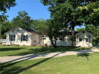 8005 S Buckner Tarsney Road, Oak Grove, MO 64075