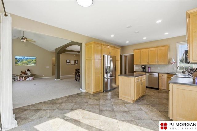 17621 Prestwick Avenue, Omaha, NE 68136
