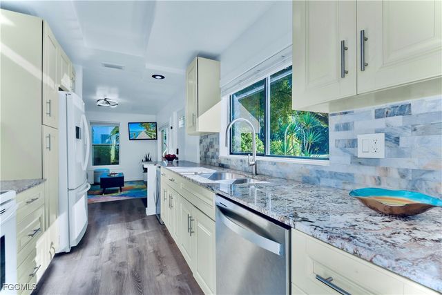 448 Santa Cruz ST, North Fort Myers, FL 33903