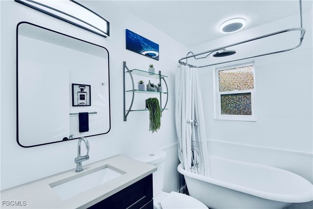 448 Santa Cruz ST, North Fort Myers, FL 33903