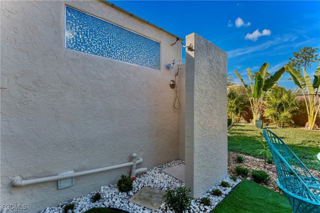 448 Santa Cruz ST, North Fort Myers, FL 33903