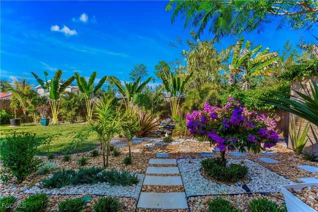 448 Santa Cruz ST, North Fort Myers, FL 33903