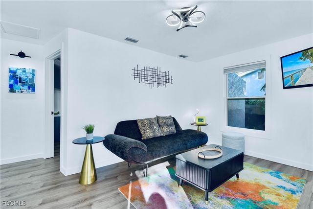 448 Santa Cruz ST, North Fort Myers, FL 33903