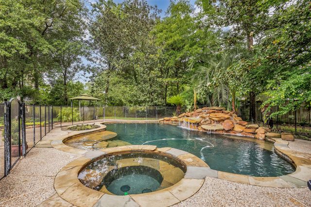 8973 Fallsbrook Court, Conroe, TX 77302