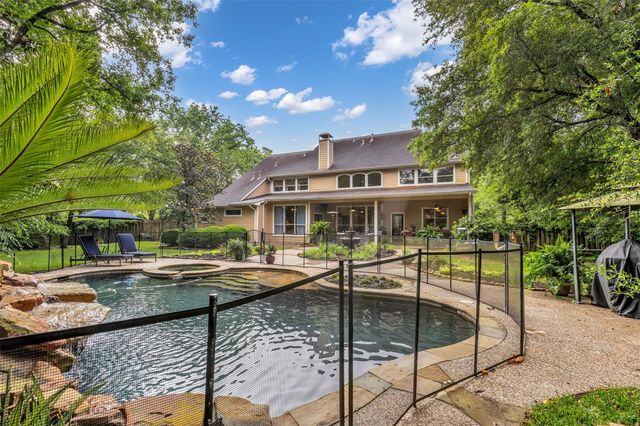 8973 Fallsbrook Court, Conroe, TX 77302