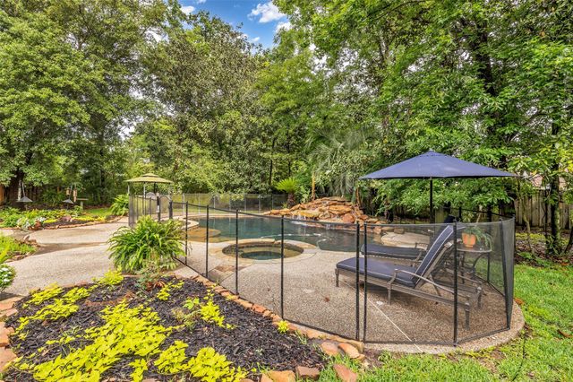 8973 Fallsbrook Court, Conroe, TX 77302