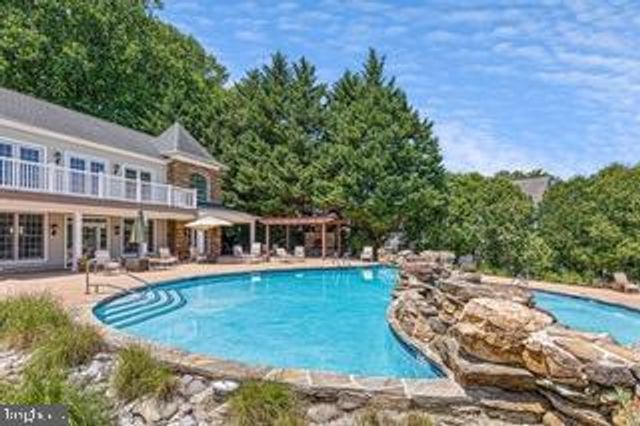 115 TURNBERRY DR, Avondale, PA 19311