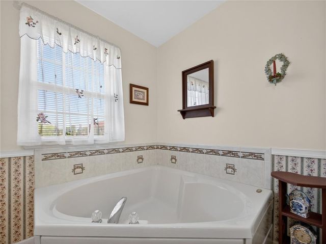 145 Vista Drive, Forks Twp, PA 18040