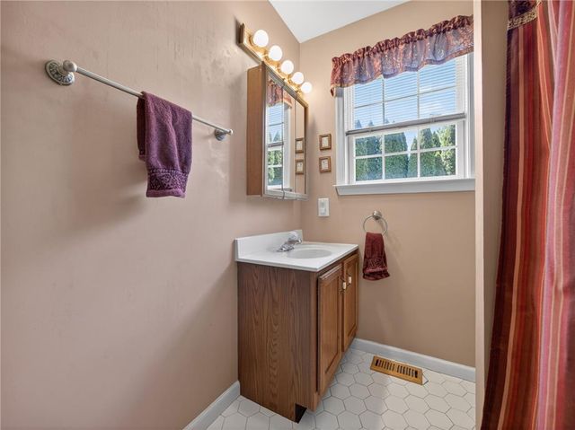 145 Vista Drive, Forks Twp, PA 18040