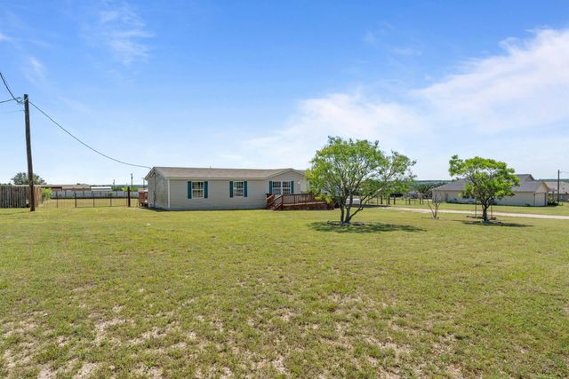 901 Thousand Oaks TRL, Liberty Hill, TX 78642