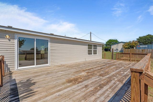 901 Thousand Oaks TRL, Liberty Hill, TX 78642