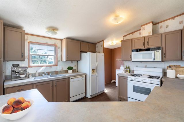 901 Thousand Oaks TRL, Liberty Hill, TX 78642