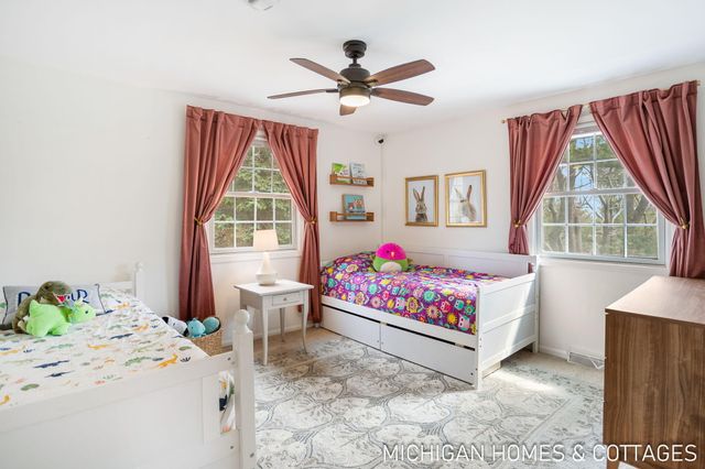 136 Crescent Drive, Grand Haven City, MI 49417