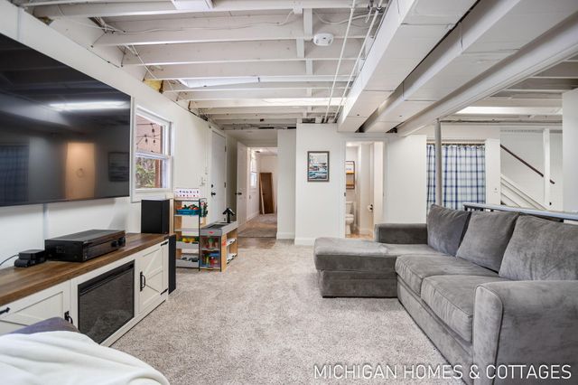 136 Crescent Drive, Grand Haven City, MI 49417