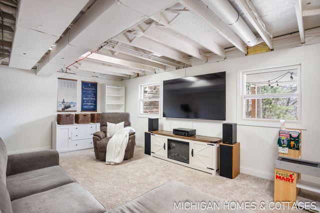 136 Crescent Drive, Grand Haven City, MI 49417