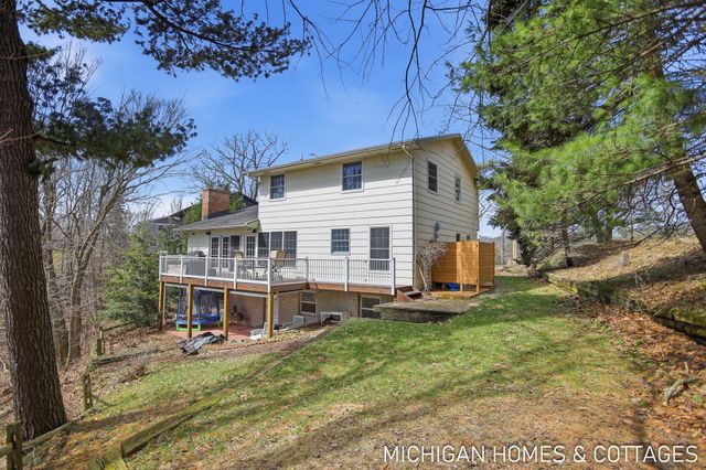 136 Crescent Drive, Grand Haven City, MI 49417